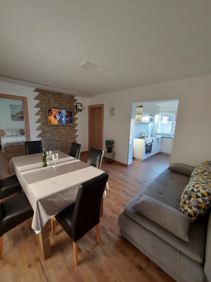 טרוגיר Apartments Gracia & Toni מראה חיצוני תמונה