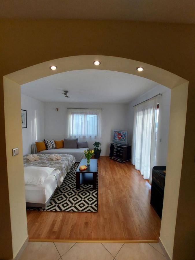 טרוגיר Apartments Gracia & Toni מראה חיצוני תמונה